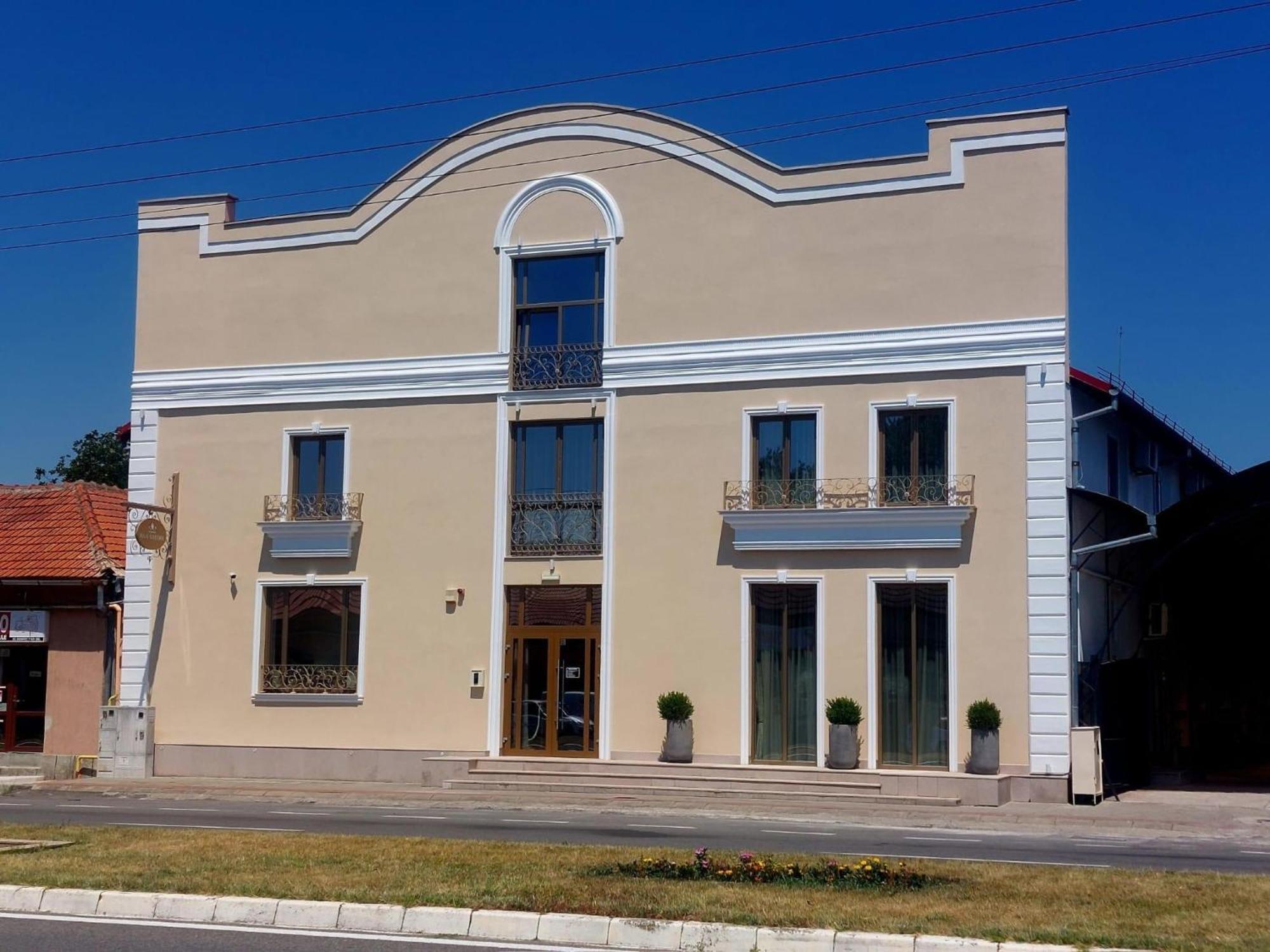 Regal Ballroom Caransebeş Esterno foto